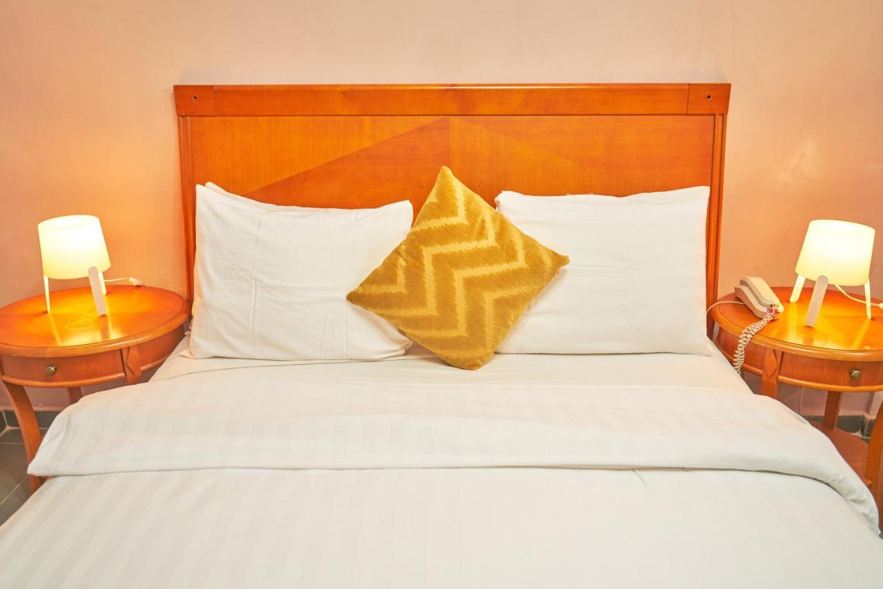Sultani Hotel Кіншаса Екстер'єр фото