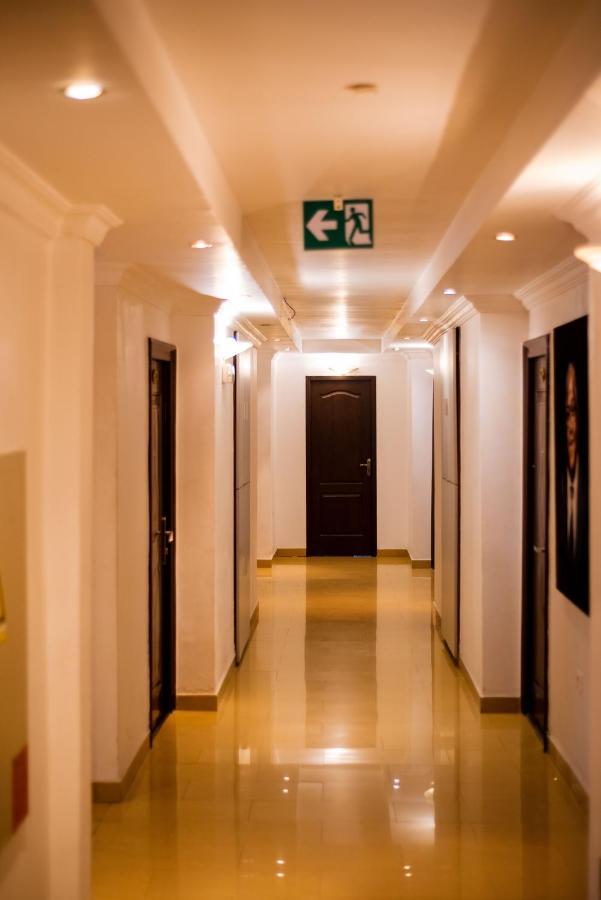 Sultani Hotel Кіншаса Екстер'єр фото
